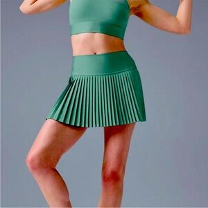 Alo Grand Slam Tennis Skirt Womens Size L Green Pleated Athletic Skort